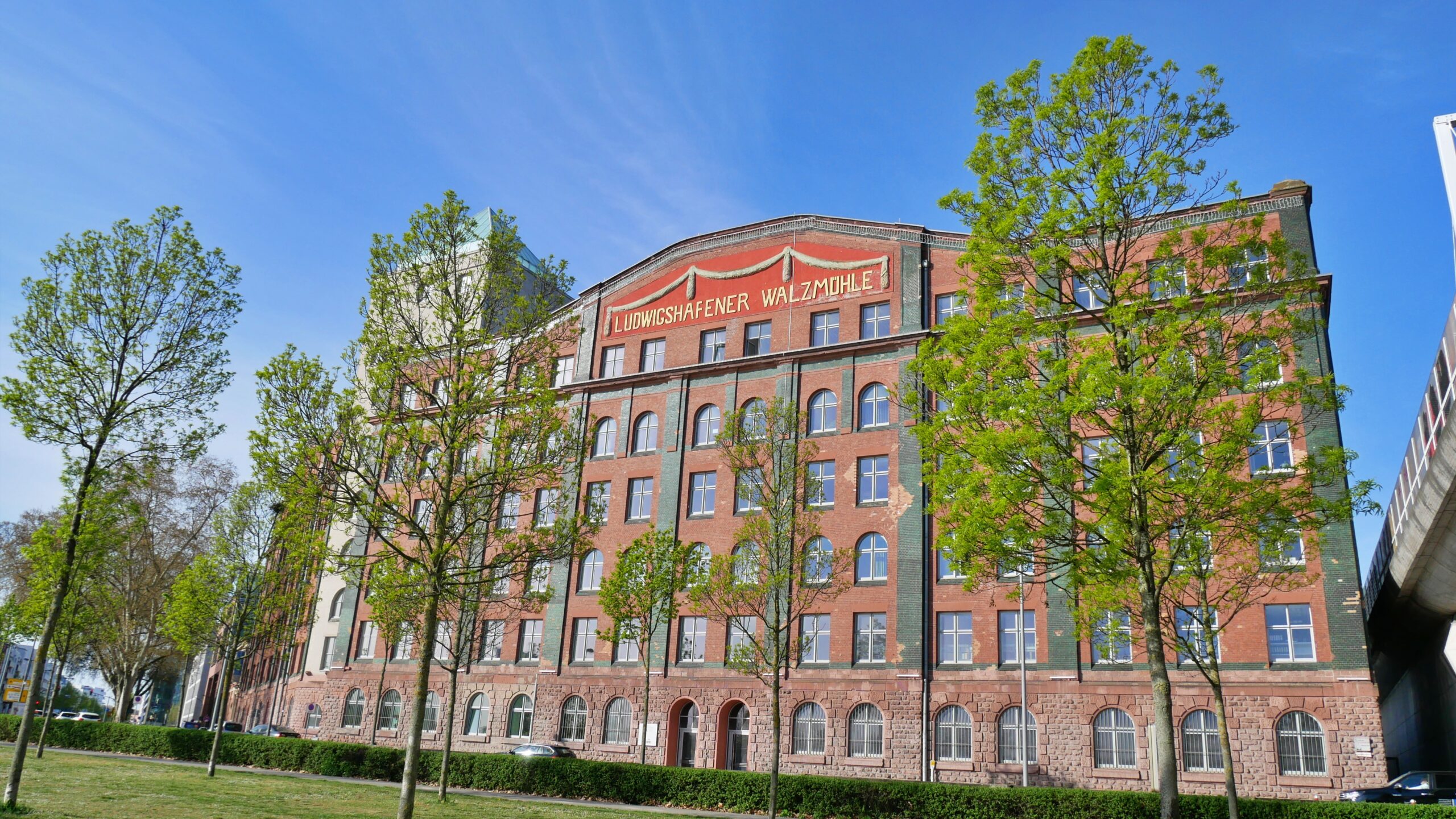 Ludwigshafener Walzmühle direkt am Rhein