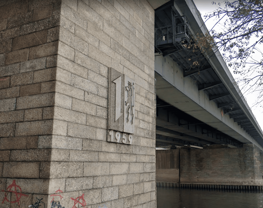 Die Konrad Adenauer Brücke zwischen MA und LU